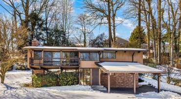 6407 RECREATION LN, FALLS CHURCH, Virginia 22041, 3 Bedrooms Bedrooms, ,2 BathroomsBathrooms,Residential,For sale,6407 RECREATION LN,VAFX2278952 MLS # VAFX2278952