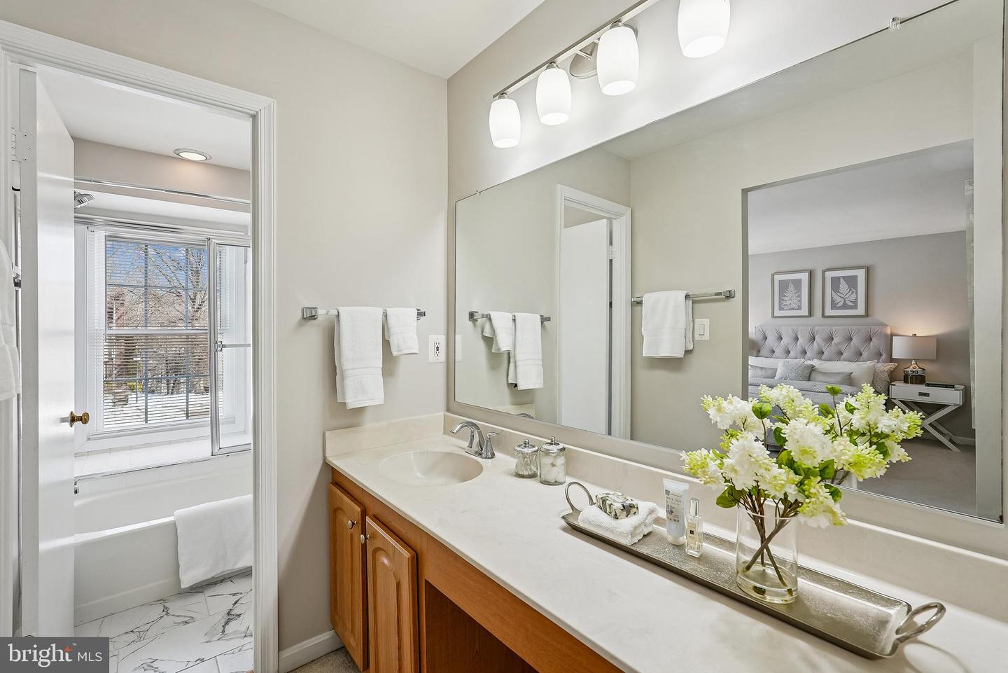 11931 SENTINEL POINT CT, RESTON, Virginia 20191, 3 Bedrooms Bedrooms, 8 Rooms Rooms,2 BathroomsBathrooms,Residential,For sale,11931 SENTINEL POINT CT,VAFX2283980 MLS # VAFX2283980