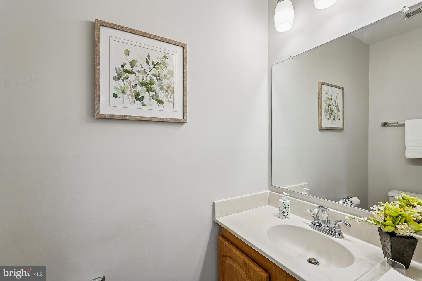 11931 SENTINEL POINT CT, RESTON, Virginia 20191, 3 Bedrooms Bedrooms, 8 Rooms Rooms,2 BathroomsBathrooms,Residential,For sale,11931 SENTINEL POINT CT,VAFX2283980 MLS # VAFX2283980