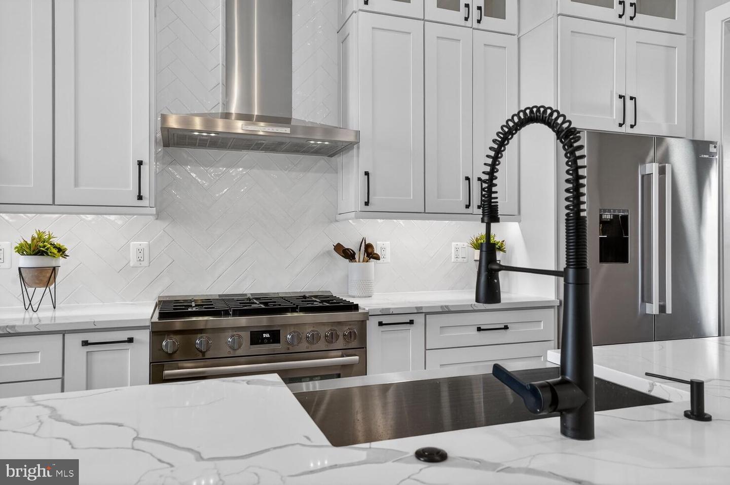 393 ROCK ISLAND RIDGE, LAKE ANNA, MINERAL, Virginia 23117, 6 Bedrooms Bedrooms, ,4 BathroomsBathrooms,Residential,For sale,393 ROCK ISLAND RIDGE, LAKE ANNA,VALA2009244 MLS # VALA2009244 393 ROCK ISLAND RIDGE, LAKE ANNA, MINERAL, Virginia 23117, 6 Bedrooms Bedrooms, ,4 BathroomsBathrooms,Residential,For sale,393 ROCK ISLAND RIDGE, LAKE ANNA,VALA2009244 MLS # VALA2009244