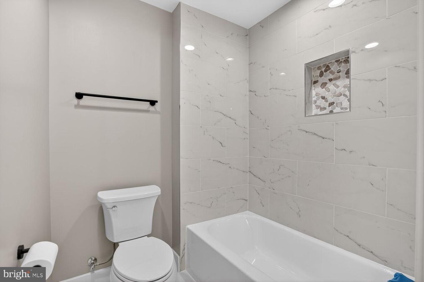 393 ROCK ISLAND RIDGE, LAKE ANNA, MINERAL, Virginia 23117, 6 Bedrooms Bedrooms, ,4 BathroomsBathrooms,Residential,For sale,393 ROCK ISLAND RIDGE, LAKE ANNA,VALA2009244 MLS # VALA2009244 393 ROCK ISLAND RIDGE, LAKE ANNA, MINERAL, Virginia 23117, 6 Bedrooms Bedrooms, ,4 BathroomsBathrooms,Residential,For sale,393 ROCK ISLAND RIDGE, LAKE ANNA,VALA2009244 MLS # VALA2009244