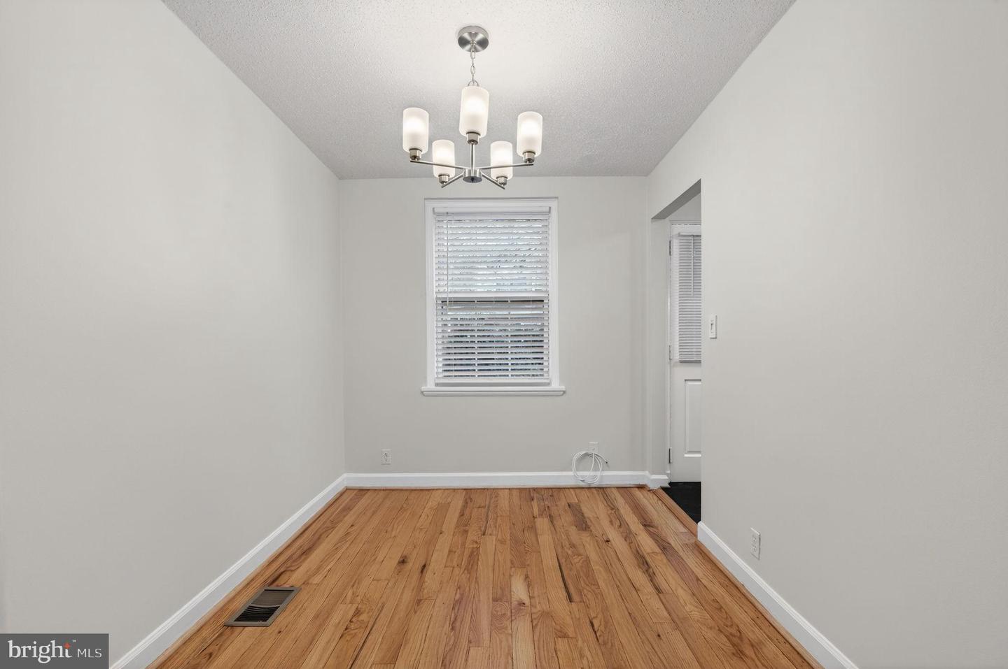 3495 S WAKEFIELD ST, ARLINGTON, Virginia 22206, 1 Bedroom Bedrooms, 8 Rooms Rooms,2 BathroomsBathrooms,Residential,For sale,3495 S WAKEFIELD ST,VAAR2068420 MLS # VAAR2068420 3495 S WAKEFIELD ST, ARLINGTON, Virginia 22206, 1 Bedroom Bedrooms, 8 Rooms Rooms,2 BathroomsBathrooms,Residential,For sale,3495 S WAKEFIELD ST,VAAR2068420 MLS # VAAR2068420