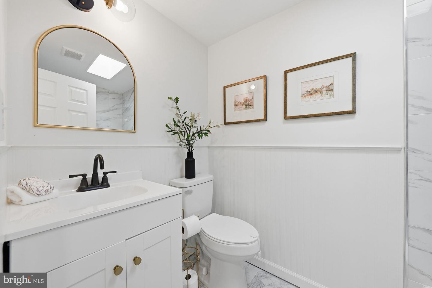 602 N ALFRED ST, ALEXANDRIA, Virginia 22314, 2 Bedrooms Bedrooms, ,2 BathroomsBathrooms,Residential,For sale,602 N ALFRED ST,VAAX2053760 MLS # VAAX2053760