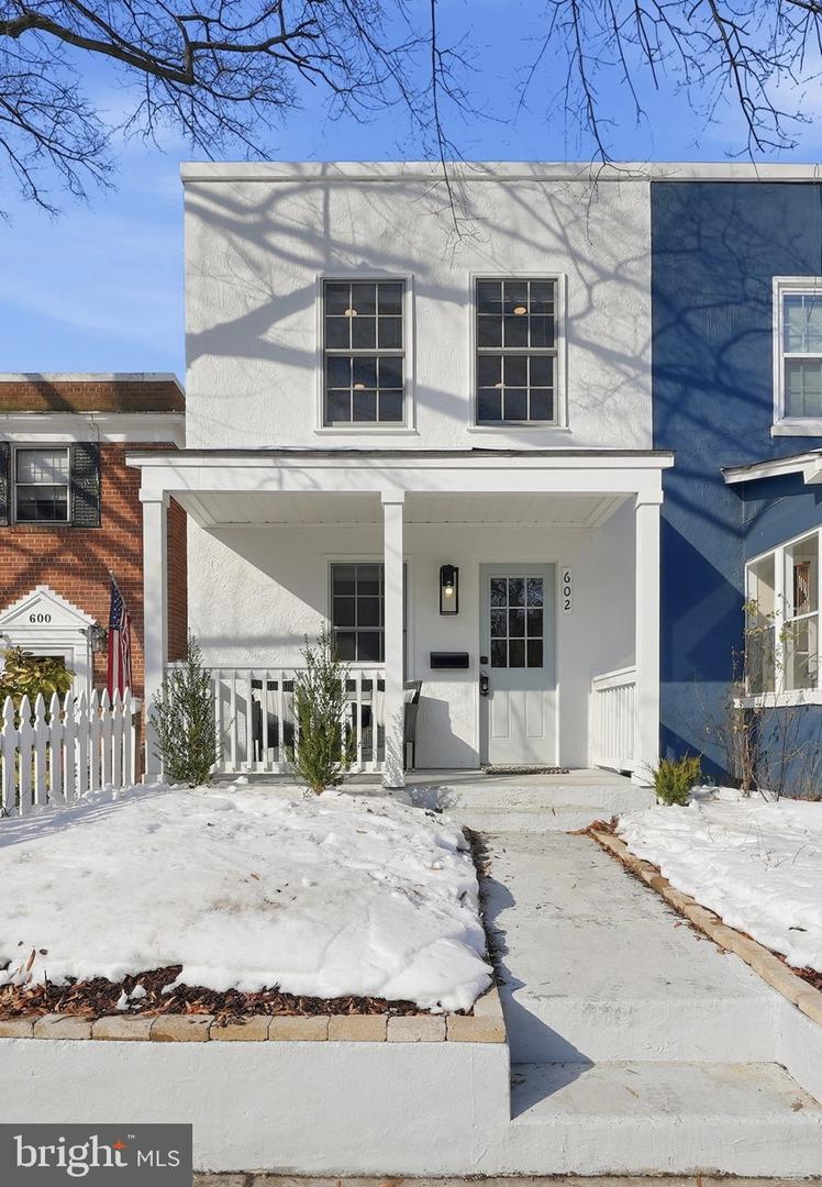 602 N ALFRED ST, ALEXANDRIA, Virginia 22314, 2 Bedrooms Bedrooms, ,2 BathroomsBathrooms,Residential,For sale,602 N ALFRED ST,VAAX2053760 MLS # VAAX2053760
