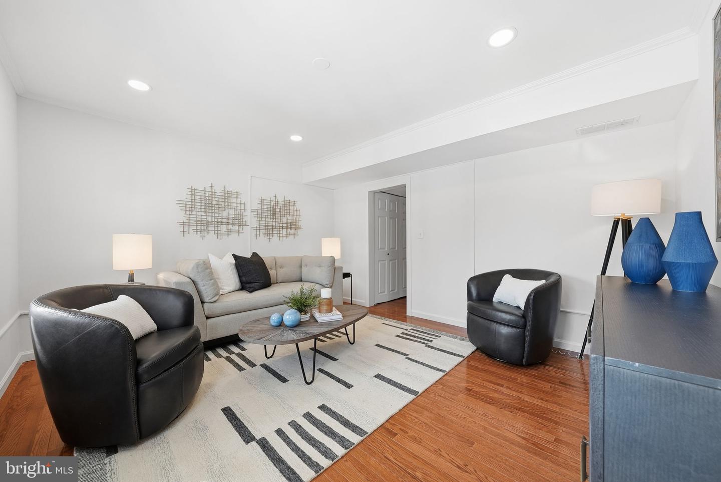 602 N ALFRED ST, ALEXANDRIA, Virginia 22314, 2 Bedrooms Bedrooms, ,2 BathroomsBathrooms,Residential,For sale,602 N ALFRED ST,VAAX2053760 MLS # VAAX2053760