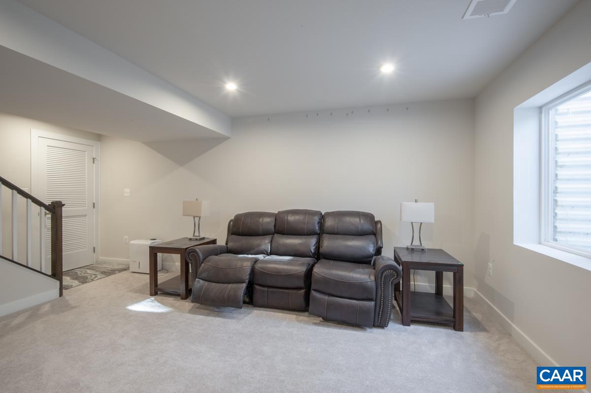 4340 SUNSET DR, CHARLOTTESVILLE, Virginia 22911, 3 Bedrooms Bedrooms, ,2 BathroomsBathrooms,Residential,For sale,4340 SUNSET DR,673002 MLS # 673002