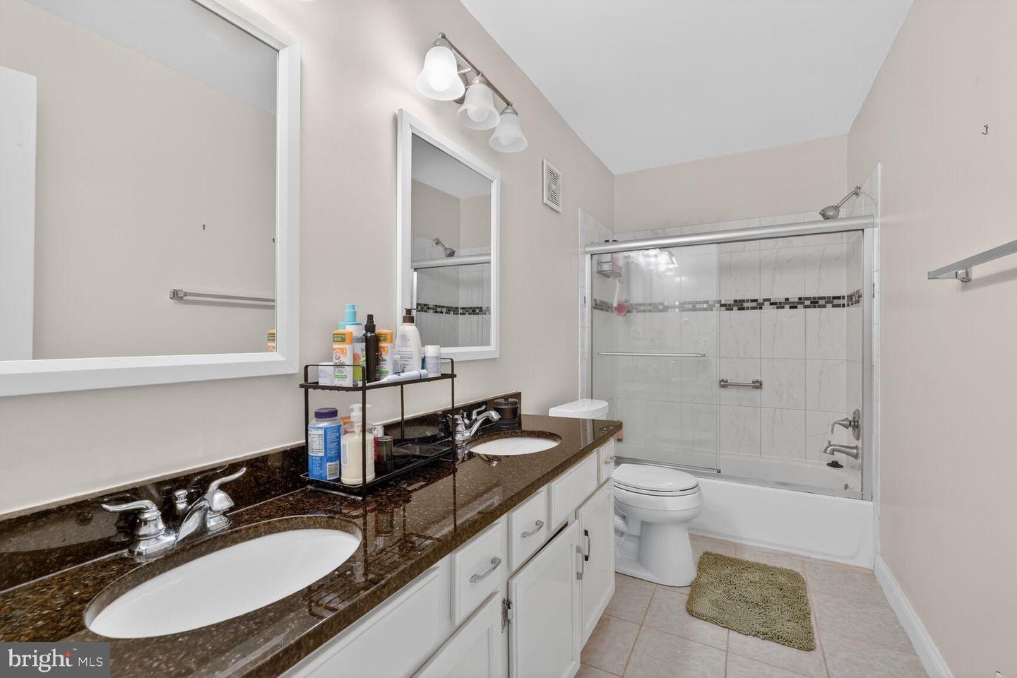 939 S SCOTT #1, ARLINGTON, Virginia 22204, 2 Bedrooms Bedrooms, 5 Rooms Rooms,2 BathroomsBathrooms,Residential,For sale,939 S SCOTT #1,VAAR2068546 MLS # VAAR2068546