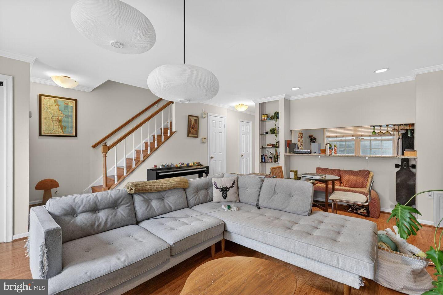 939 S SCOTT #1, ARLINGTON, Virginia 22204, 2 Bedrooms Bedrooms, 5 Rooms Rooms,2 BathroomsBathrooms,Residential,For sale,939 S SCOTT #1,VAAR2068546 MLS # VAAR2068546