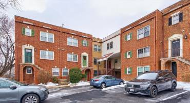939 S SCOTT #1, ARLINGTON, Virginia 22204, 2 Bedrooms Bedrooms, 5 Rooms Rooms,2 BathroomsBathrooms,Residential,For sale,939 S SCOTT #1,VAAR2068546 MLS # VAAR2068546
