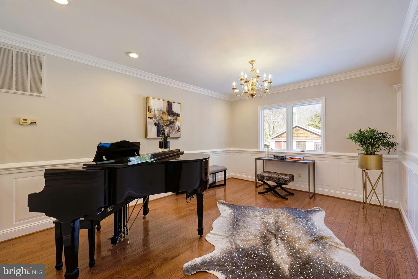 8612 MCHENRY ST, VIENNA, Virginia 22180, 4 Bedrooms Bedrooms, ,2 BathroomsBathrooms,Residential,For sale,8612 MCHENRY ST,VAFX2289568 MLS # VAFX2289568