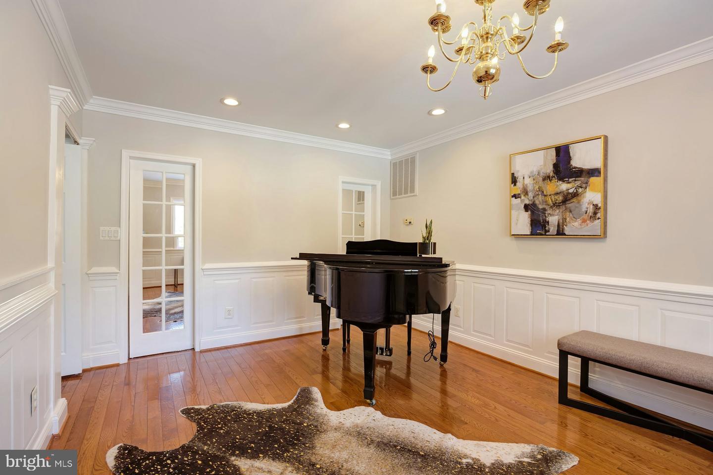 8612 MCHENRY ST, VIENNA, Virginia 22180, 4 Bedrooms Bedrooms, ,2 BathroomsBathrooms,Residential,For sale,8612 MCHENRY ST,VAFX2289568 MLS # VAFX2289568