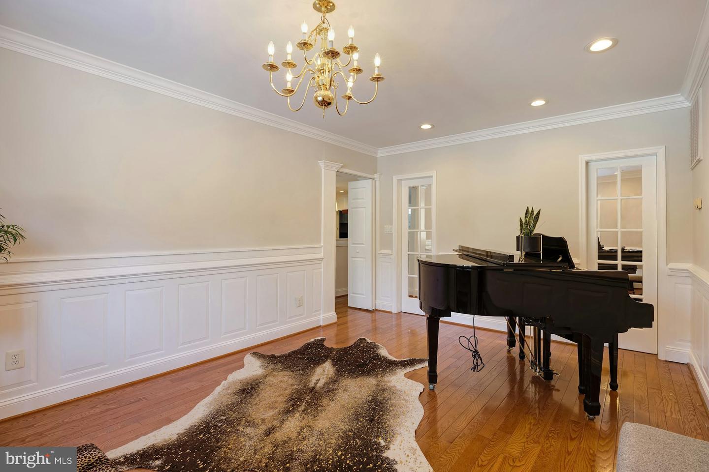 8612 MCHENRY ST, VIENNA, Virginia 22180, 4 Bedrooms Bedrooms, ,2 BathroomsBathrooms,Residential,For sale,8612 MCHENRY ST,VAFX2289568 MLS # VAFX2289568