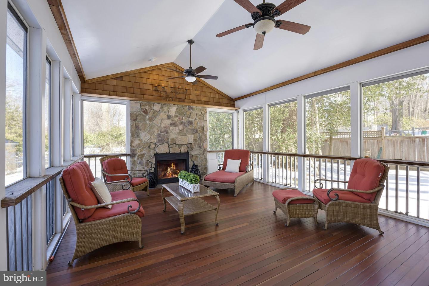 8612 MCHENRY ST, VIENNA, Virginia 22180, 4 Bedrooms Bedrooms, ,2 BathroomsBathrooms,Residential,For sale,8612 MCHENRY ST,VAFX2289568 MLS # VAFX2289568