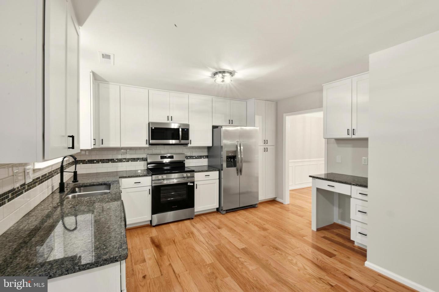 2682 ENGLISH OAKS CIR, CHARLOTTESVILLE, Virginia 22911, 5 Bedrooms Bedrooms, ,2 BathroomsBathrooms,Residential,For sale,2682 ENGLISH OAKS CIR,VAAB2001160 MLS # VAAB2001160