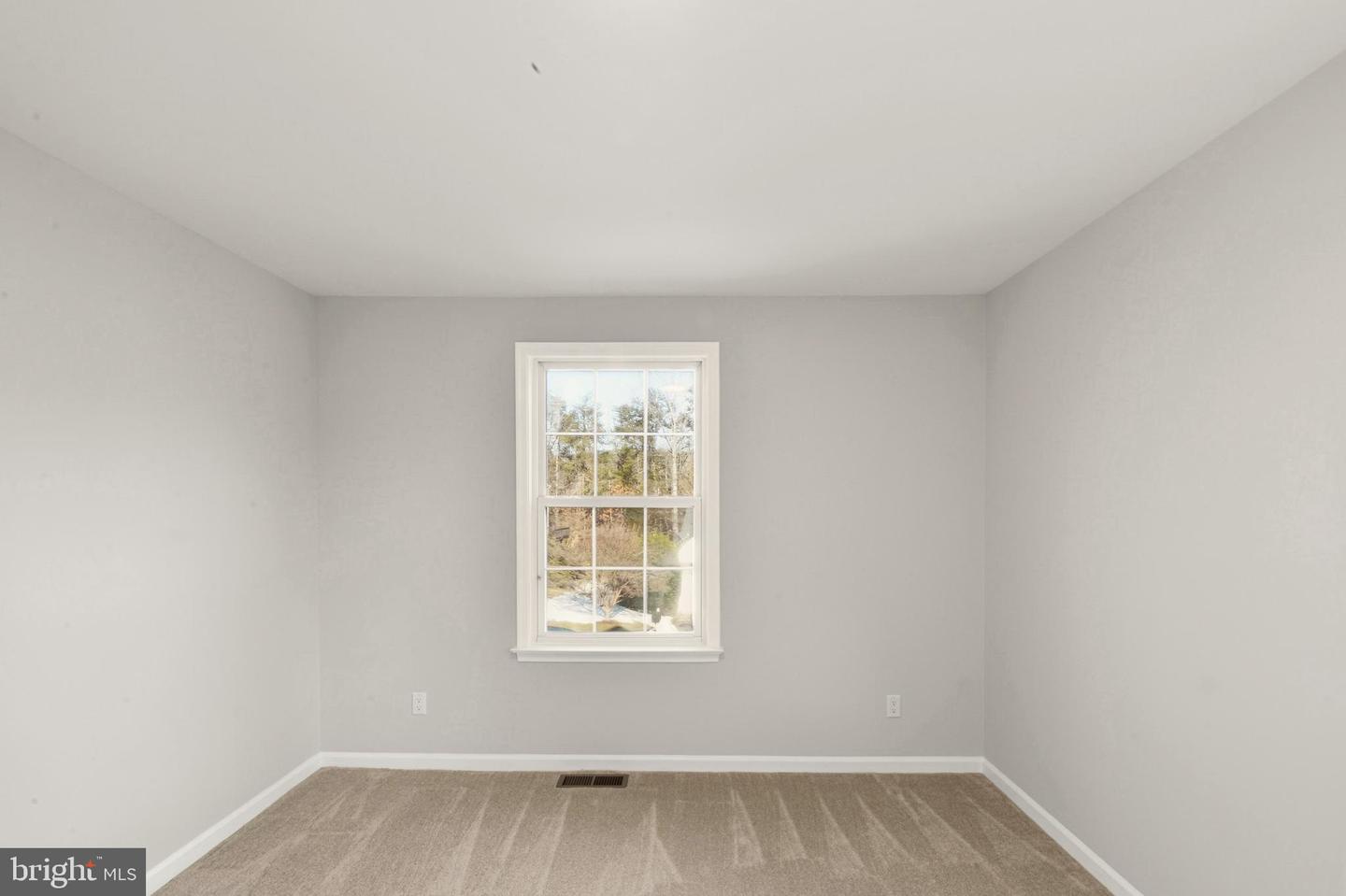 2682 ENGLISH OAKS CIR, CHARLOTTESVILLE, Virginia 22911, 5 Bedrooms Bedrooms, ,2 BathroomsBathrooms,Residential,For sale,2682 ENGLISH OAKS CIR,VAAB2001160 MLS # VAAB2001160