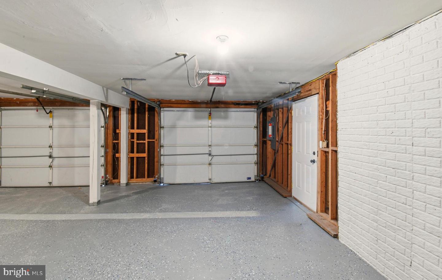 2682 ENGLISH OAKS CIR, CHARLOTTESVILLE, Virginia 22911, 5 Bedrooms Bedrooms, ,2 BathroomsBathrooms,Residential,For sale,2682 ENGLISH OAKS CIR,VAAB2001160 MLS # VAAB2001160