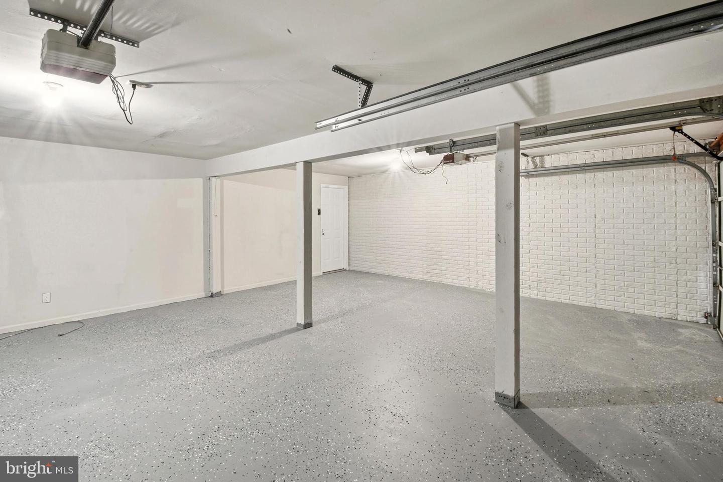 2682 ENGLISH OAKS CIR, CHARLOTTESVILLE, Virginia 22911, 5 Bedrooms Bedrooms, ,2 BathroomsBathrooms,Residential,For sale,2682 ENGLISH OAKS CIR,VAAB2001160 MLS # VAAB2001160