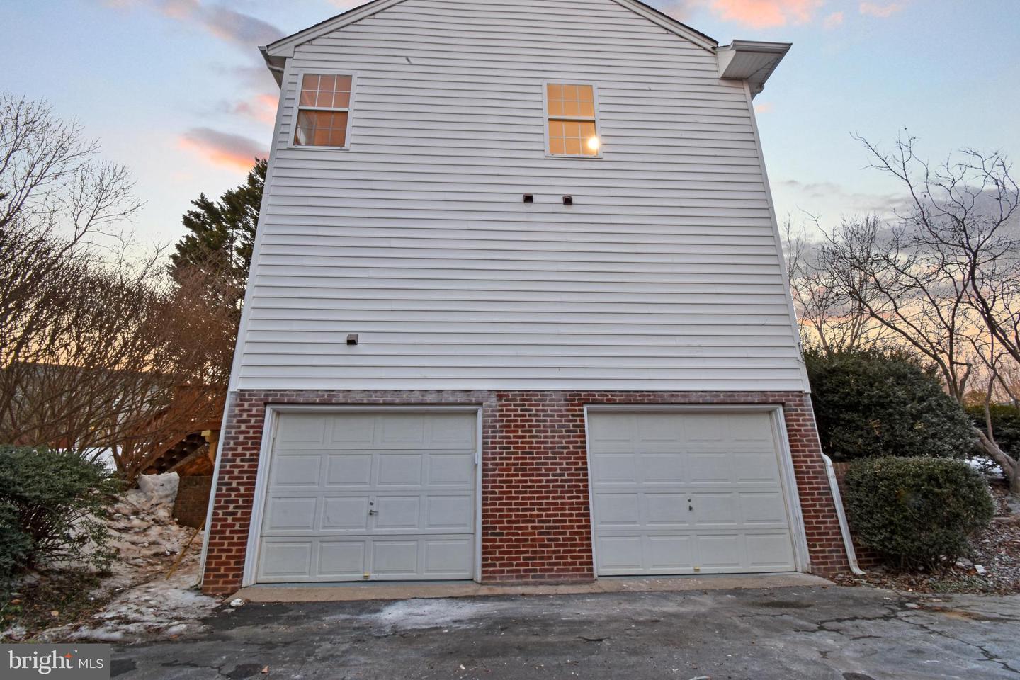 2682 ENGLISH OAKS CIR, CHARLOTTESVILLE, Virginia 22911, 5 Bedrooms Bedrooms, ,2 BathroomsBathrooms,Residential,For sale,2682 ENGLISH OAKS CIR,VAAB2001160 MLS # VAAB2001160