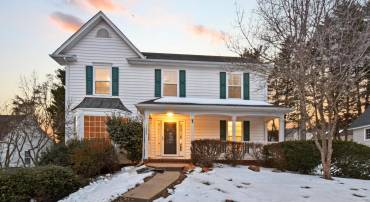 2682 ENGLISH OAKS CIR, CHARLOTTESVILLE, Virginia 22911, 5 Bedrooms Bedrooms, ,2 BathroomsBathrooms,Residential,For sale,2682 ENGLISH OAKS CIR,VAAB2001160 MLS # VAAB2001160