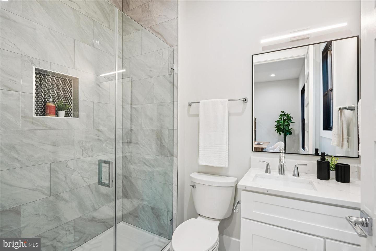 6707 HALLWOOD AVE, FALLS CHURCH, Virginia 22046, 6 Bedrooms Bedrooms, ,6 BathroomsBathrooms,Residential,For sale,6707 HALLWOOD AVE,VAFX2290406 MLS # VAFX2290406 6707 HALLWOOD AVE, FALLS CHURCH, Virginia 22046, 6 Bedrooms Bedrooms, ,6 BathroomsBathrooms,Residential,For sale,6707 HALLWOOD AVE,VAFX2290406 MLS # VAFX2290406