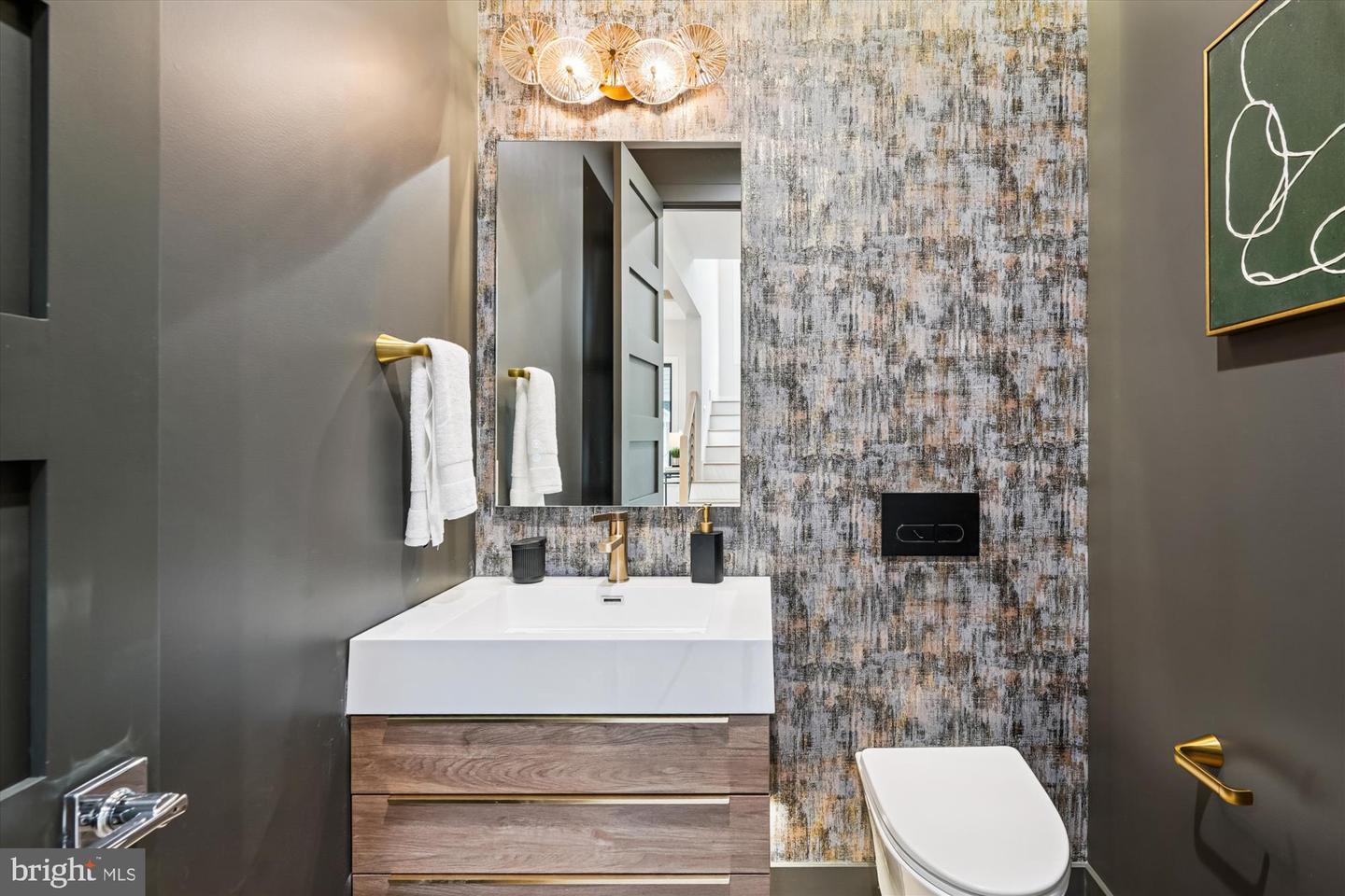 6707 HALLWOOD AVE, FALLS CHURCH, Virginia 22046, 6 Bedrooms Bedrooms, ,6 BathroomsBathrooms,Residential,For sale,6707 HALLWOOD AVE,VAFX2290406 MLS # VAFX2290406 6707 HALLWOOD AVE, FALLS CHURCH, Virginia 22046, 6 Bedrooms Bedrooms, ,6 BathroomsBathrooms,Residential,For sale,6707 HALLWOOD AVE,VAFX2290406 MLS # VAFX2290406