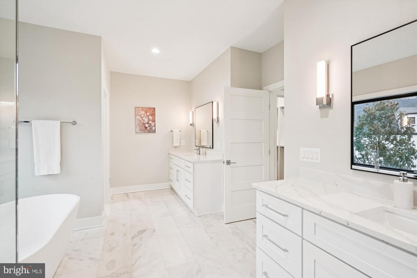 6707 HALLWOOD AVE, FALLS CHURCH, Virginia 22046, 6 Bedrooms Bedrooms, ,6 BathroomsBathrooms,Residential,For sale,6707 HALLWOOD AVE,VAFX2290406 MLS # VAFX2290406 6707 HALLWOOD AVE, FALLS CHURCH, Virginia 22046, 6 Bedrooms Bedrooms, ,6 BathroomsBathrooms,Residential,For sale,6707 HALLWOOD AVE,VAFX2290406 MLS # VAFX2290406