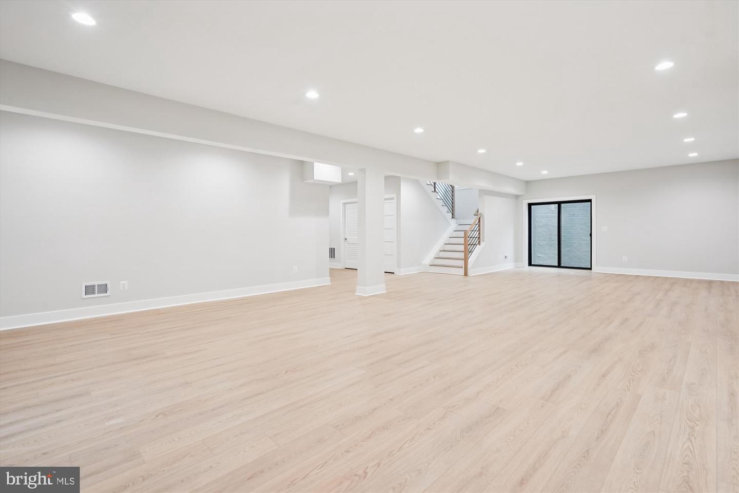 6707 HALLWOOD AVE, FALLS CHURCH, Virginia 22046, 6 Bedrooms Bedrooms, ,6 BathroomsBathrooms,Residential,For sale,6707 HALLWOOD AVE,VAFX2290406 MLS # VAFX2290406 6707 HALLWOOD AVE, FALLS CHURCH, Virginia 22046, 6 Bedrooms Bedrooms, ,6 BathroomsBathrooms,Residential,For sale,6707 HALLWOOD AVE,VAFX2290406 MLS # VAFX2290406