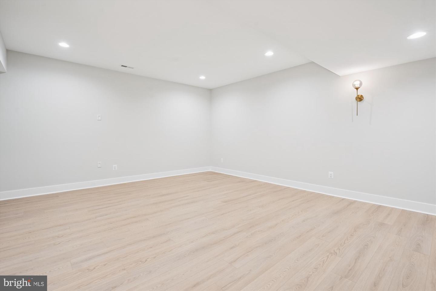 6707 HALLWOOD AVE, FALLS CHURCH, Virginia 22046, 6 Bedrooms Bedrooms, ,6 BathroomsBathrooms,Residential,For sale,6707 HALLWOOD AVE,VAFX2290406 MLS # VAFX2290406 6707 HALLWOOD AVE, FALLS CHURCH, Virginia 22046, 6 Bedrooms Bedrooms, ,6 BathroomsBathrooms,Residential,For sale,6707 HALLWOOD AVE,VAFX2290406 MLS # VAFX2290406