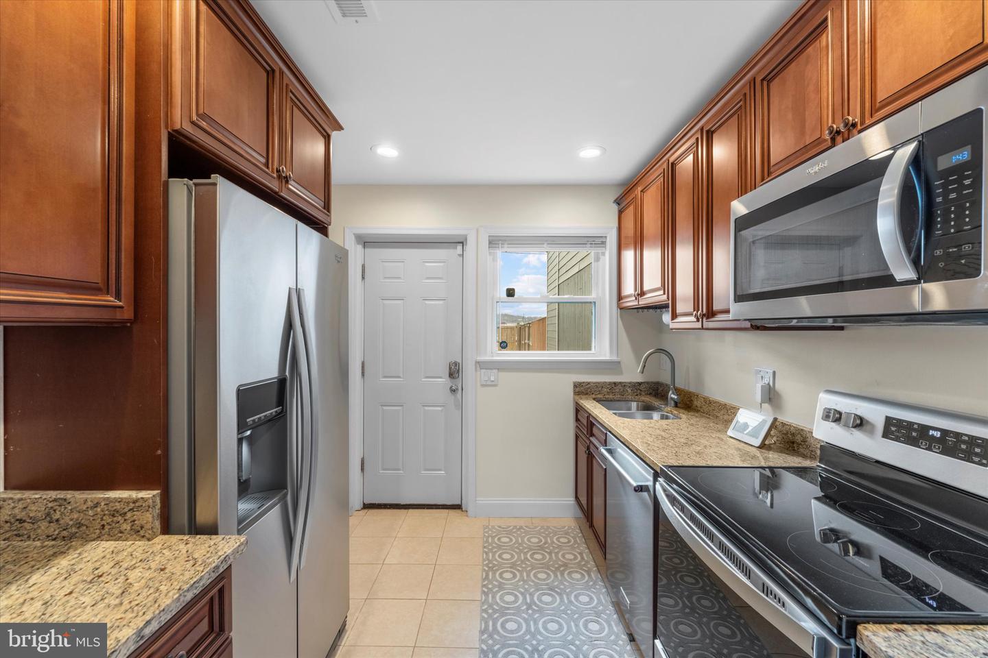 1527 K ST SE, WASHINGTON, District Of Columbia 20003, 2 Bedrooms Bedrooms, ,1 BathroomBathrooms,Residential,For sale,1527 K ST SE,DCDC2245656 MLS # DCDC2245656
