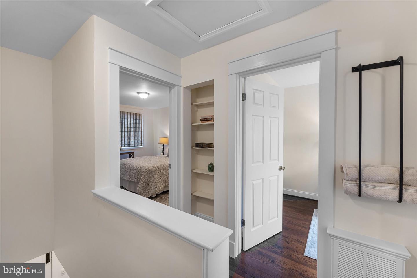 1527 K ST SE, WASHINGTON, District Of Columbia 20003, 2 Bedrooms Bedrooms, ,1 BathroomBathrooms,Residential,For sale,1527 K ST SE,DCDC2245656 MLS # DCDC2245656