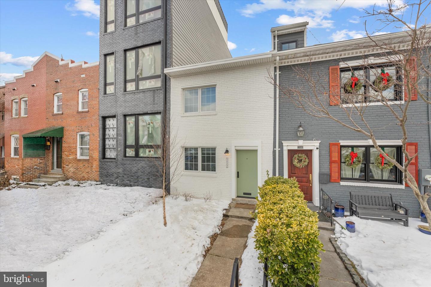 1527 K ST SE, WASHINGTON, District Of Columbia 20003, 2 Bedrooms Bedrooms, ,1 BathroomBathrooms,Residential,For sale,1527 K ST SE,DCDC2245656 MLS # DCDC2245656