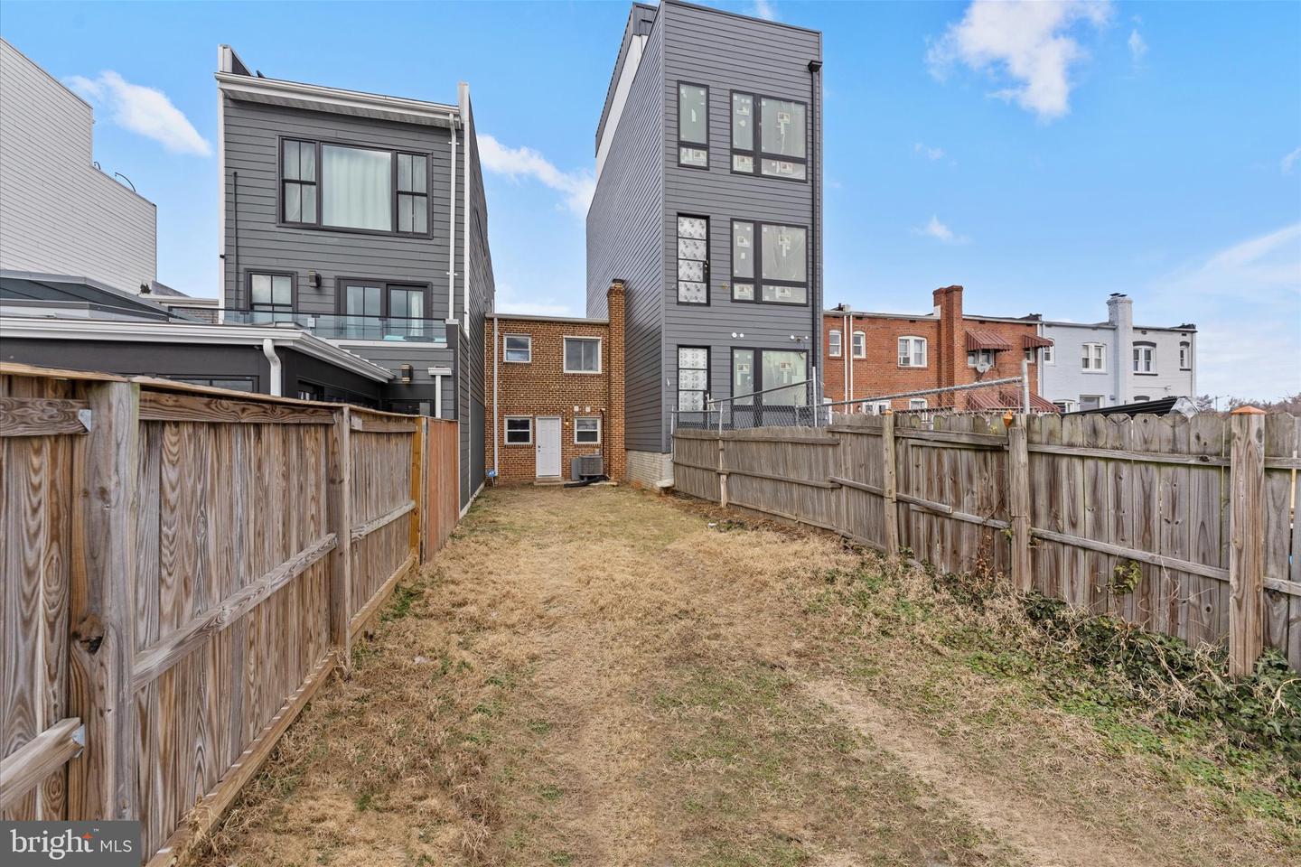 1527 K ST SE, WASHINGTON, District Of Columbia 20003, 2 Bedrooms Bedrooms, ,1 BathroomBathrooms,Residential,For sale,1527 K ST SE,DCDC2245656 MLS # DCDC2245656