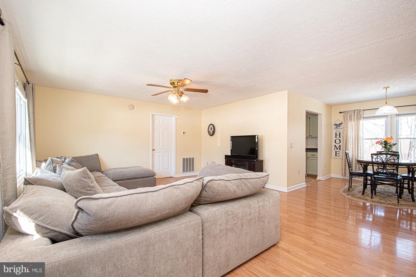 213 WOODROW RD, WINCHESTER, Virginia 22602, 3 Bedrooms Bedrooms, ,2 BathroomsBathrooms,Residential,For sale,213 WOODROW RD,VAFV2039552 MLS # VAFV2039552