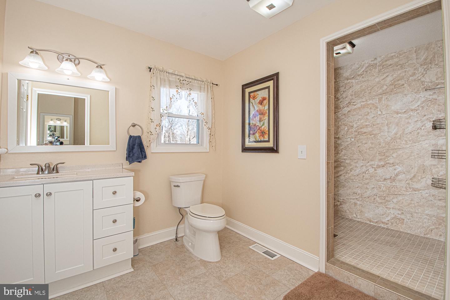 213 WOODROW RD, WINCHESTER, Virginia 22602, 3 Bedrooms Bedrooms, ,2 BathroomsBathrooms,Residential,For sale,213 WOODROW RD,VAFV2039552 MLS # VAFV2039552