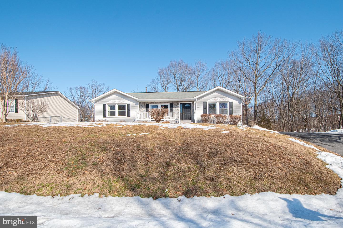 213 WOODROW RD, WINCHESTER, Virginia 22602, 3 Bedrooms Bedrooms, ,2 BathroomsBathrooms,Residential,For sale,213 WOODROW RD,VAFV2039552 MLS # VAFV2039552