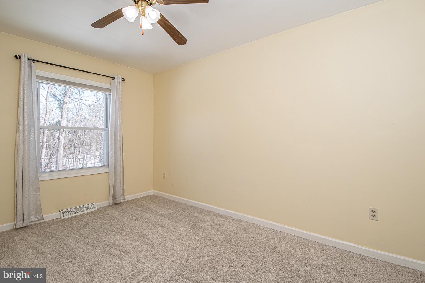 213 WOODROW RD, WINCHESTER, Virginia 22602, 3 Bedrooms Bedrooms, ,2 BathroomsBathrooms,Residential,For sale,213 WOODROW RD,VAFV2039552 MLS # VAFV2039552