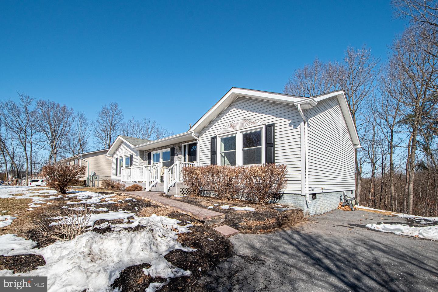 213 WOODROW RD, WINCHESTER, Virginia 22602, 3 Bedrooms Bedrooms, ,2 BathroomsBathrooms,Residential,For sale,213 WOODROW RD,VAFV2039552 MLS # VAFV2039552