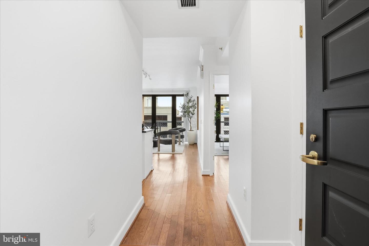 631 D ST NW #1227, WASHINGTON, District Of Columbia 20004, 1 Bedroom Bedrooms, ,1 BathroomBathrooms,Residential,For sale,631 D ST NW #1227,DCDC2245826 MLS # DCDC2245826