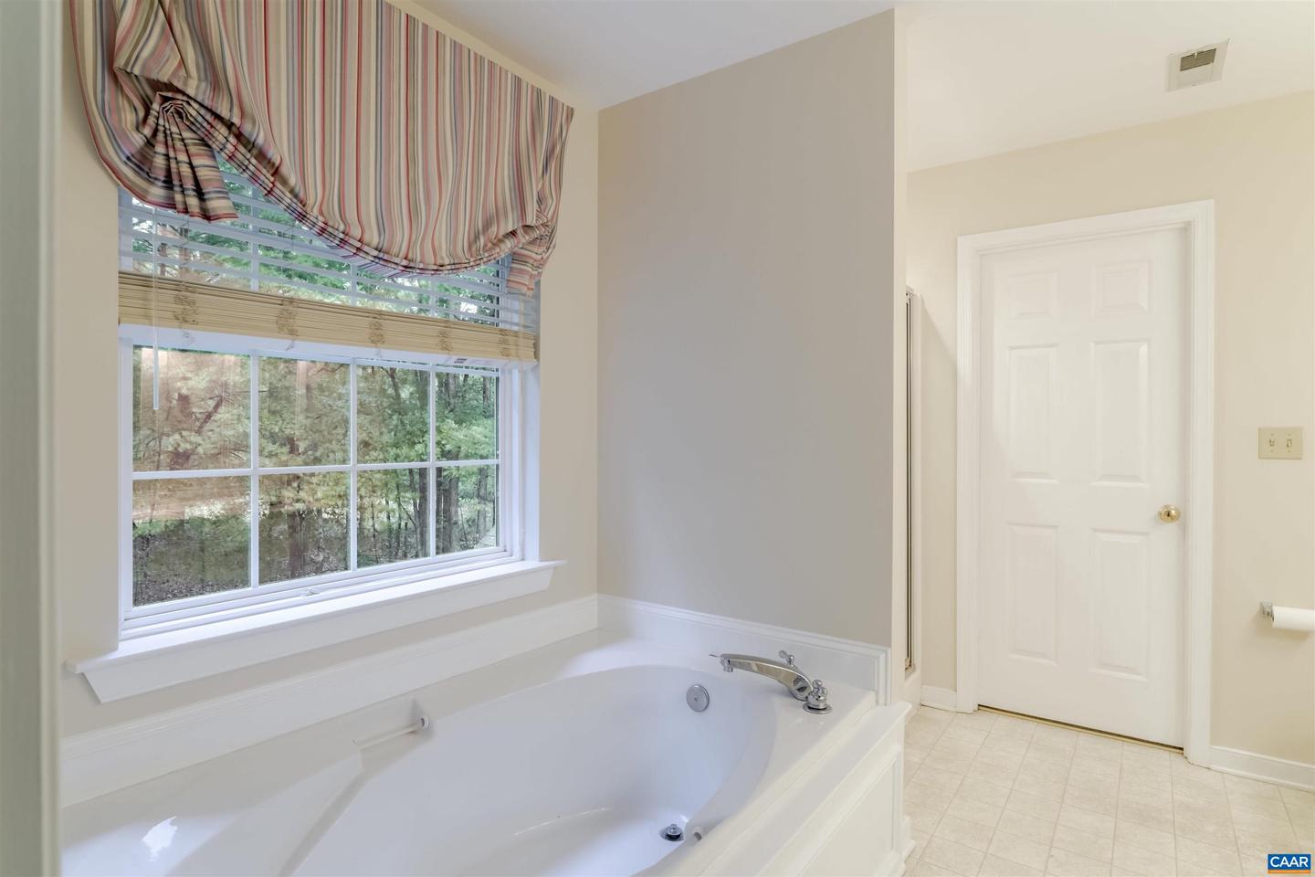 240 OAKMONT DR, GORDONSVILLE, Virginia 22942, 4 Bedrooms Bedrooms, ,2 BathroomsBathrooms,Residential,For sale,240 OAKMONT DR,673244 MLS # 673244