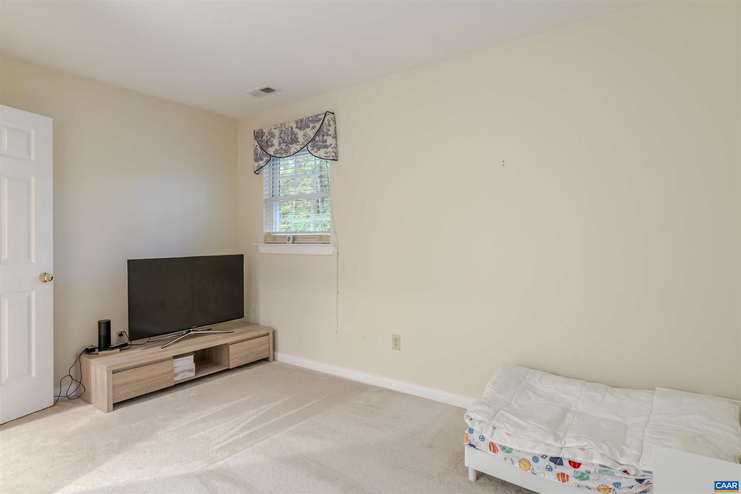 240 OAKMONT DR, GORDONSVILLE, Virginia 22942, 4 Bedrooms Bedrooms, ,2 BathroomsBathrooms,Residential,For sale,240 OAKMONT DR,673244 MLS # 673244