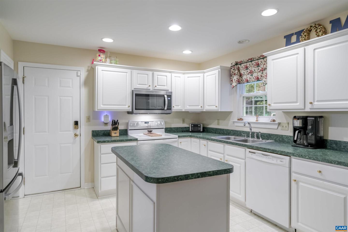 240 OAKMONT DR, GORDONSVILLE, Virginia 22942, 4 Bedrooms Bedrooms, ,2 BathroomsBathrooms,Residential,For sale,240 OAKMONT DR,673244 MLS # 673244