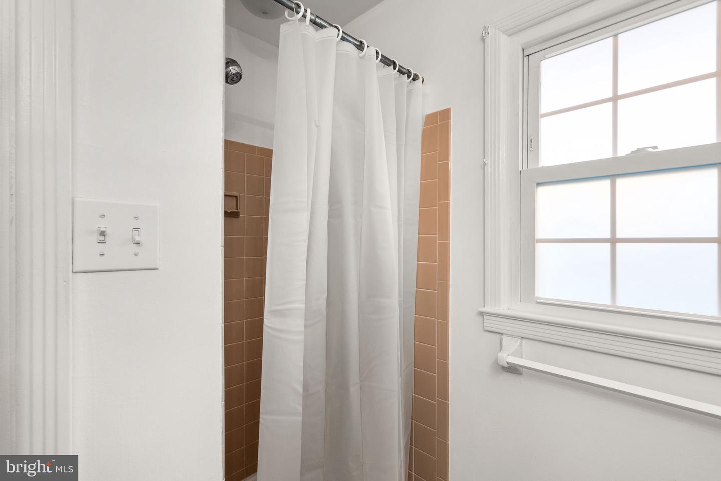 6219 THORNWOOD DR, ALEXANDRIA, Virginia 22310, 4 Bedrooms Bedrooms, ,2 BathroomsBathrooms,Residential,For sale,6219 THORNWOOD DR,VAFX2282356 MLS # VAFX2282356