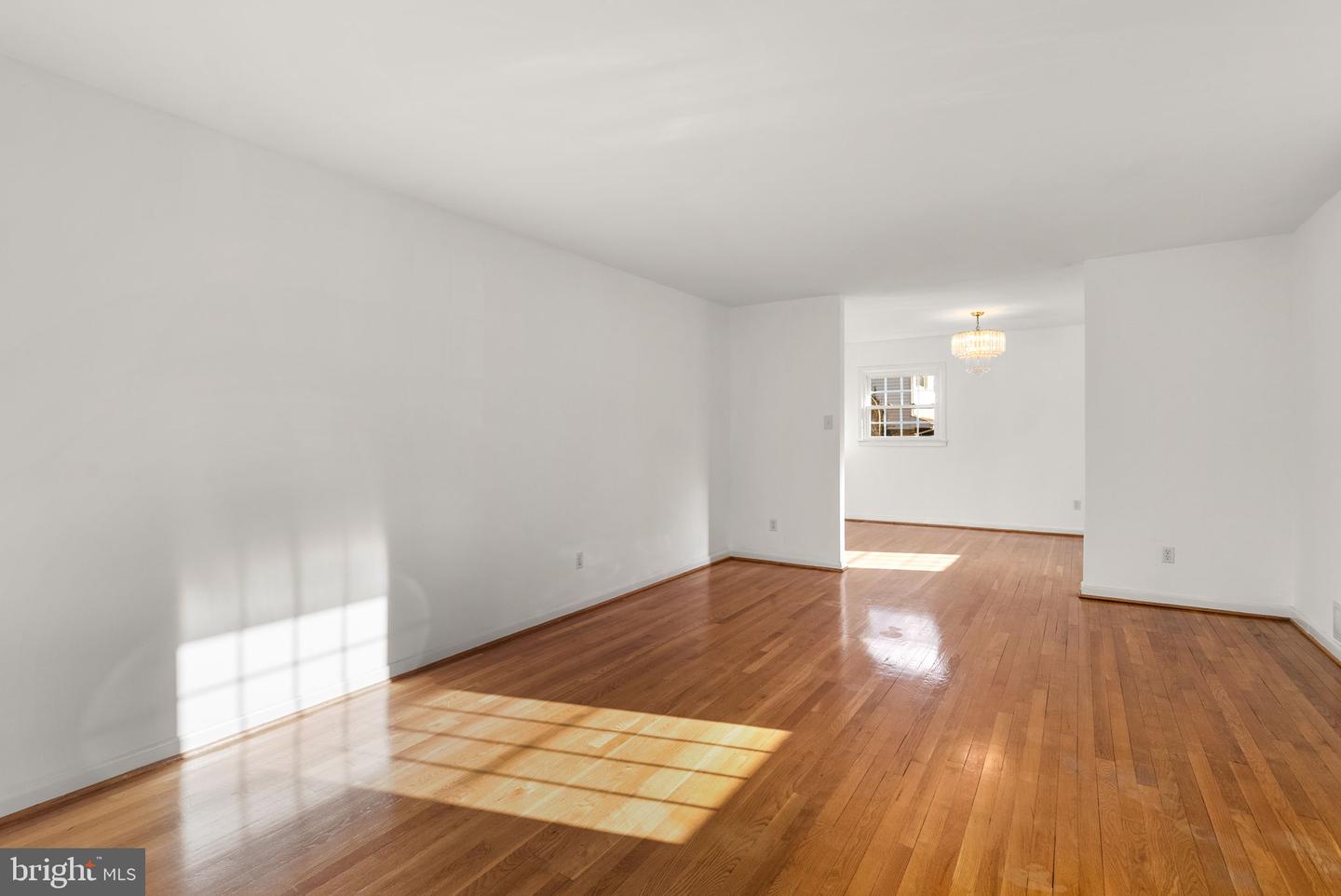 6219 THORNWOOD DR, ALEXANDRIA, Virginia 22310, 4 Bedrooms Bedrooms, ,2 BathroomsBathrooms,Residential,For sale,6219 THORNWOOD DR,VAFX2282356 MLS # VAFX2282356