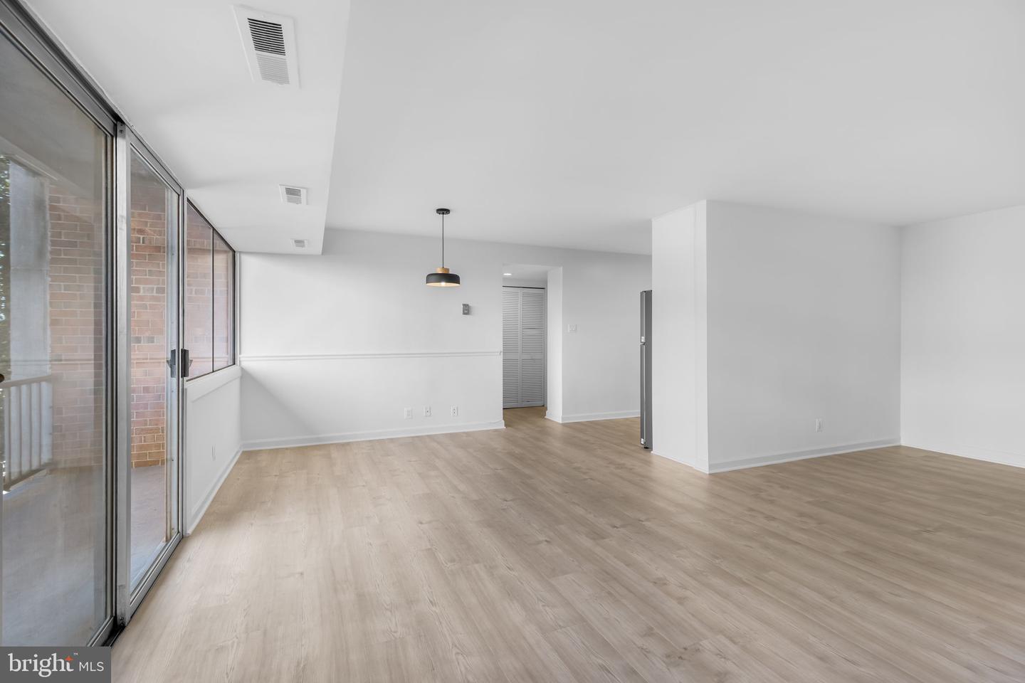 5851 QUANTRELL AVE #209, ALEXANDRIA, Virginia 22312, 1 Bedroom Bedrooms, ,1 BathroomBathrooms,Residential,For sale,5851 QUANTRELL AVE #209,VAAX2053230 MLS # VAAX2053230