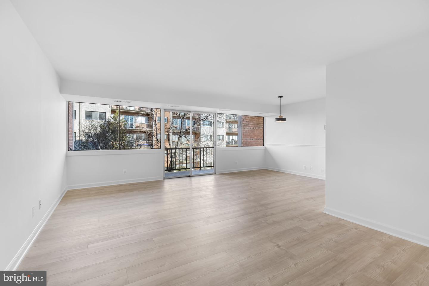 5851 QUANTRELL AVE #209, ALEXANDRIA, Virginia 22312, 1 Bedroom Bedrooms, ,1 BathroomBathrooms,Residential,For sale,5851 QUANTRELL AVE #209,VAAX2053230 MLS # VAAX2053230