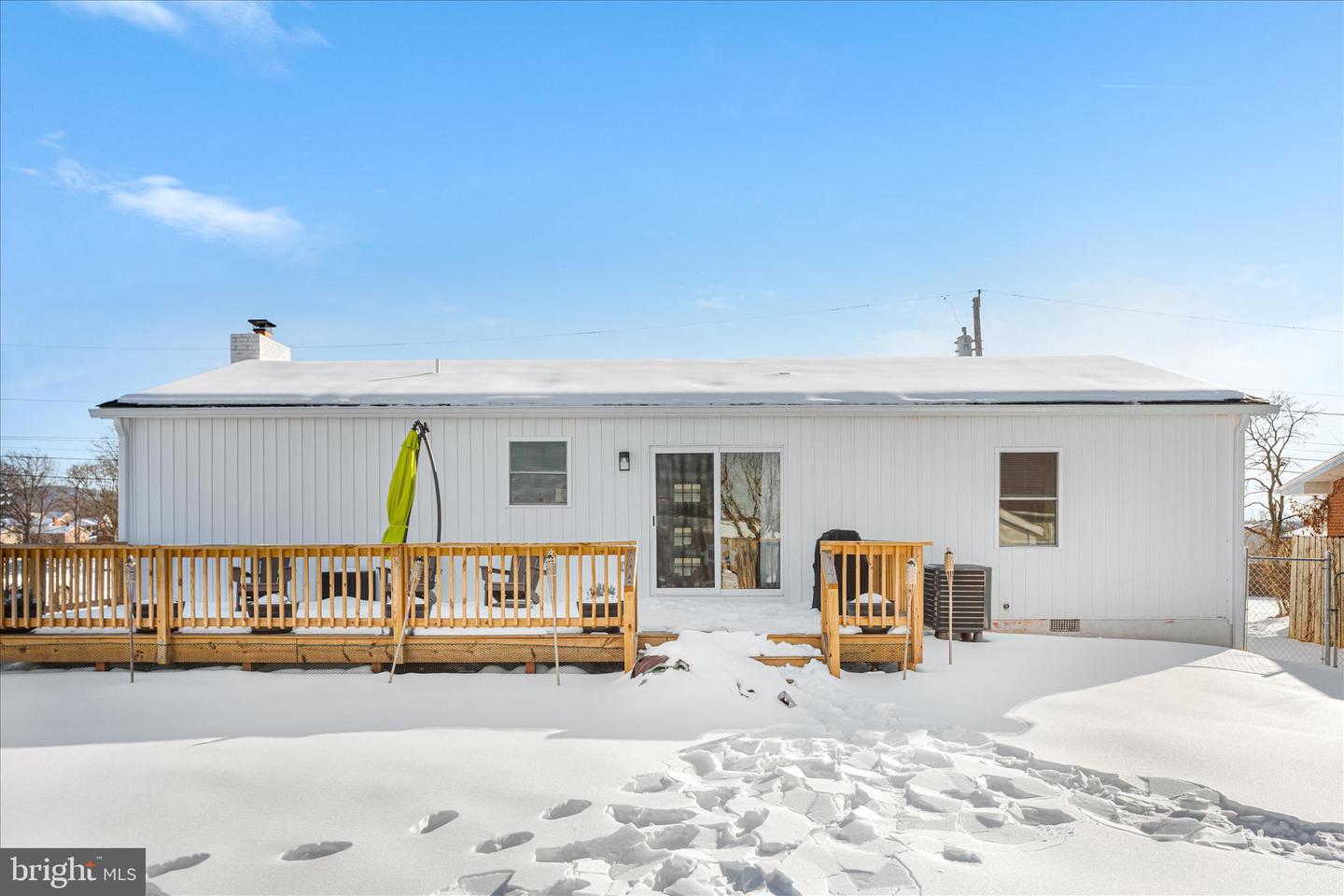 511 W 13TH ST, FRONT ROYAL, Virginia 22630, 3 Bedrooms Bedrooms, ,2 BathroomsBathrooms,Residential,For sale,511 W 13TH ST,VAWR2013232 MLS # VAWR2013232