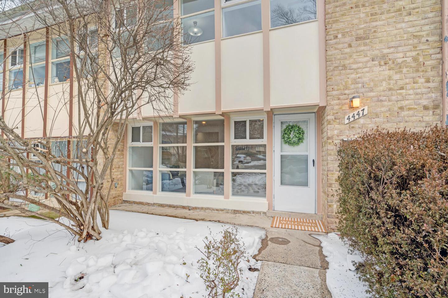 4447 FOREST GLEN CT #4447, ANNANDALE, Virginia 22003, 3 Bedrooms Bedrooms, ,1 BathroomBathrooms,Residential,For sale,4447 FOREST GLEN CT #4447,VAFX2289170 MLS # VAFX2289170