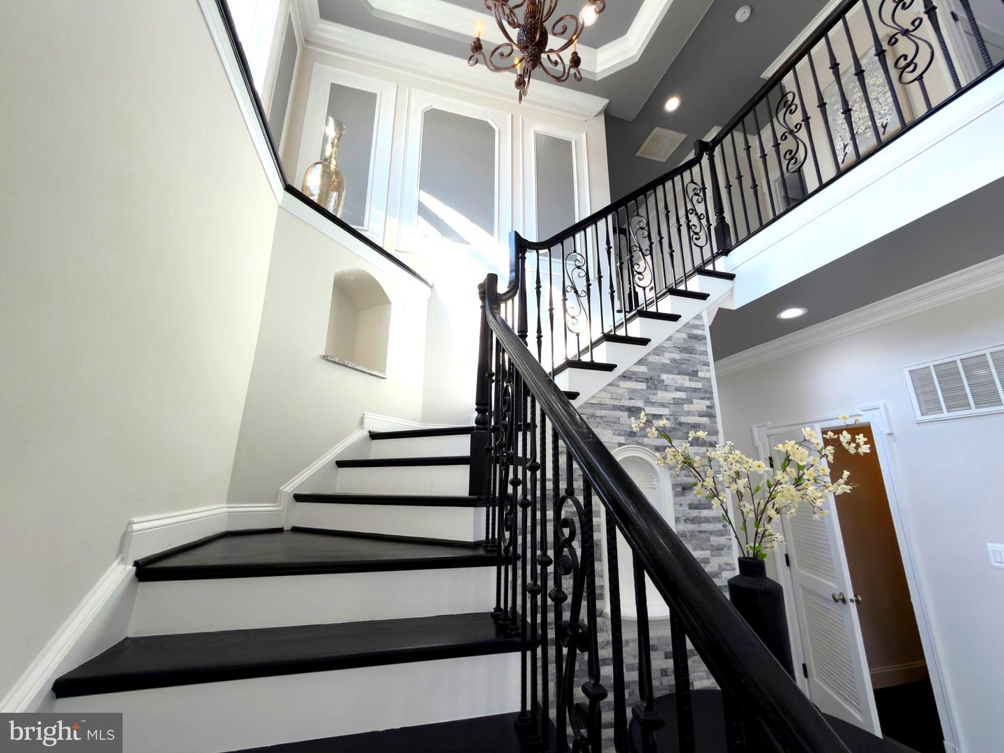 8213 HOCKING PL, ALEXANDRIA, Virginia 22309, 5 Bedrooms Bedrooms, ,5 BathroomsBathrooms,Residential,For sale,8213 HOCKING PL,VAFX2290722 MLS # VAFX2290722