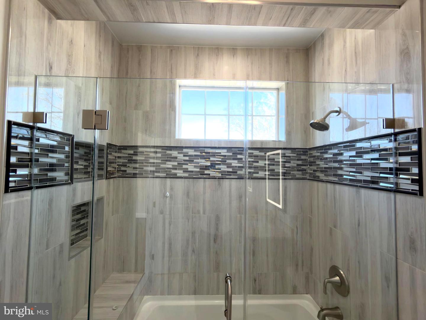 8213 HOCKING PL, ALEXANDRIA, Virginia 22309, 5 Bedrooms Bedrooms, ,5 BathroomsBathrooms,Residential,For sale,8213 HOCKING PL,VAFX2290722 MLS # VAFX2290722