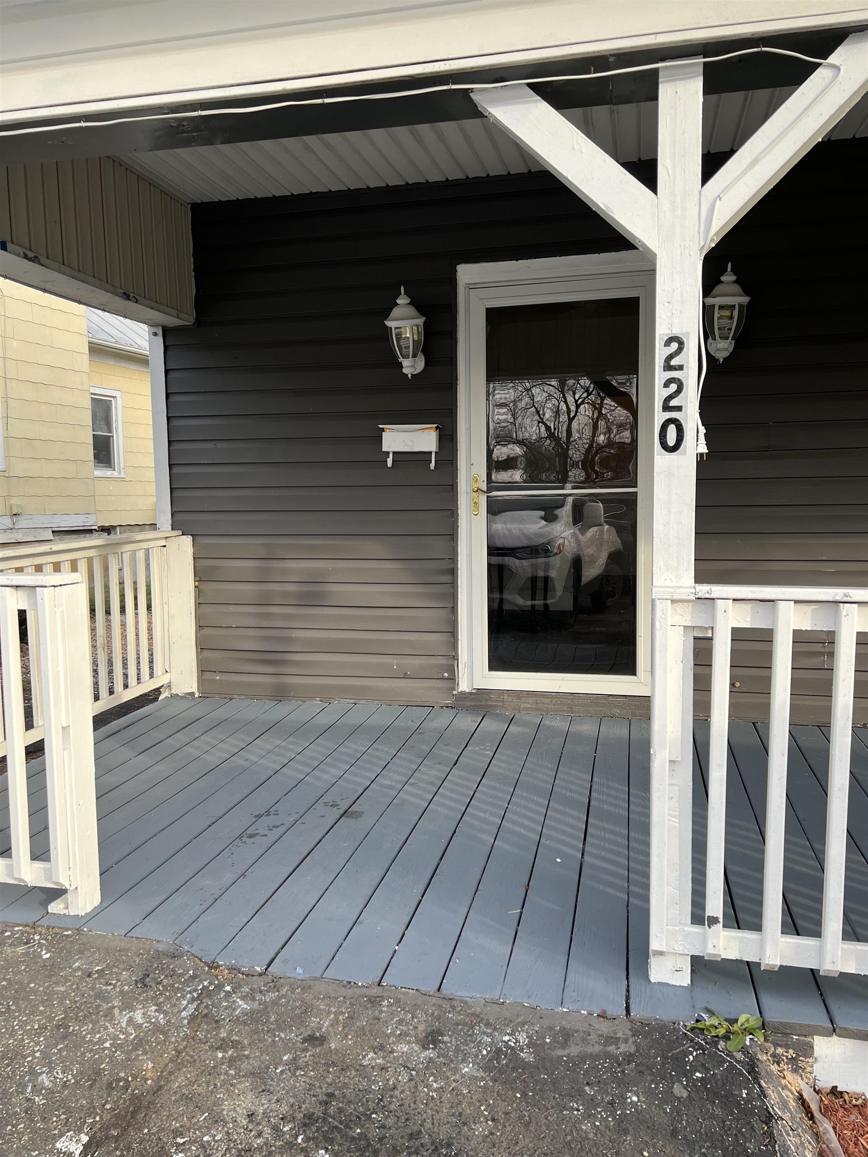 220 ELIZABETH AVE, WAYNESBORO, Virginia 22980, 3 Bedrooms Bedrooms, ,1 BathroomBathrooms,Residential,220 ELIZABETH AVE,672223 MLS # 672223